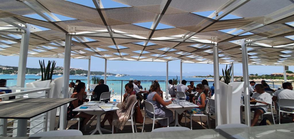 https://www.maestromare.com/media/2022/05/ristorante-spiaggia-marinella-maestro-mare.jpeg